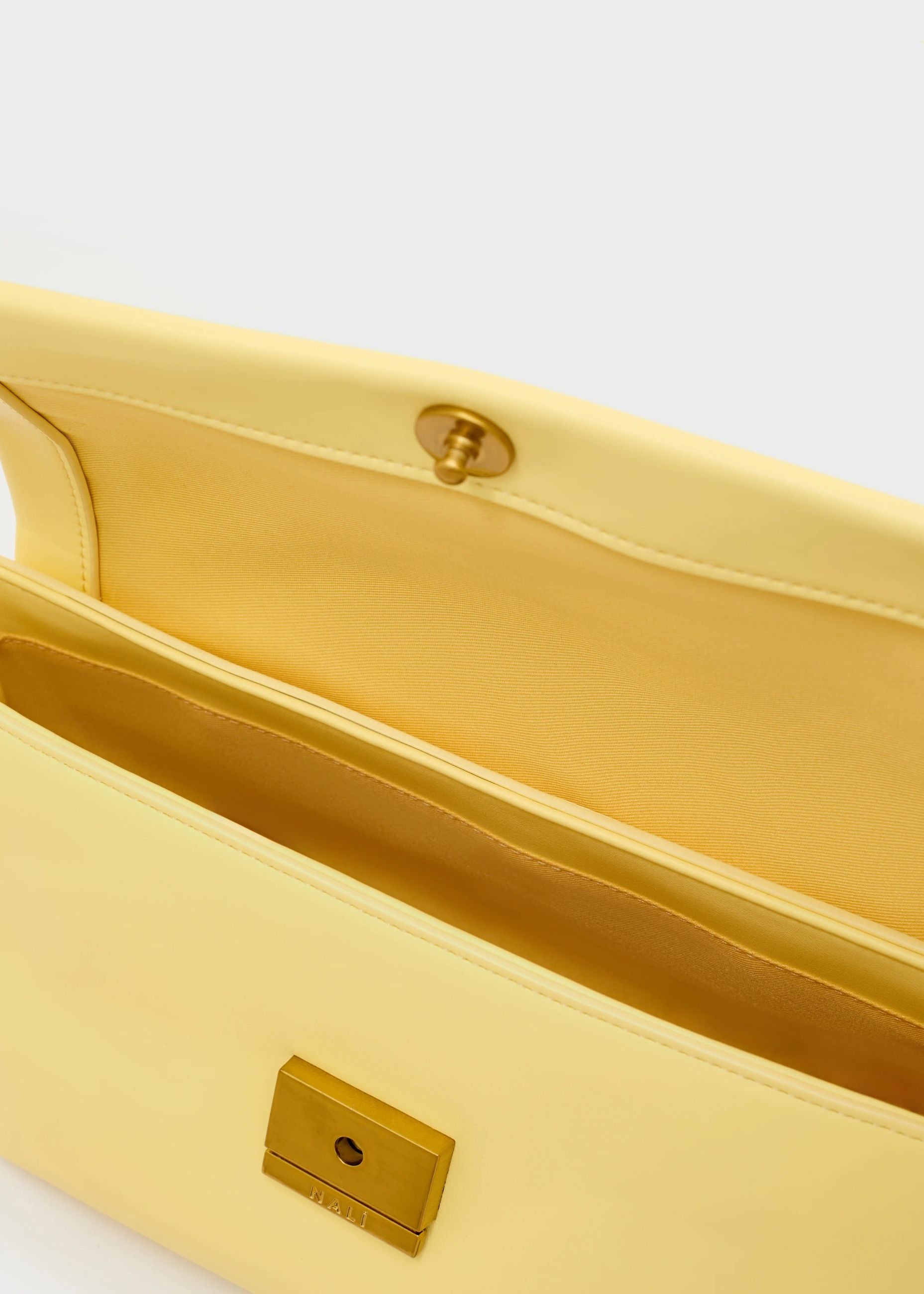 gmbs0031 - Borsa - NALI'