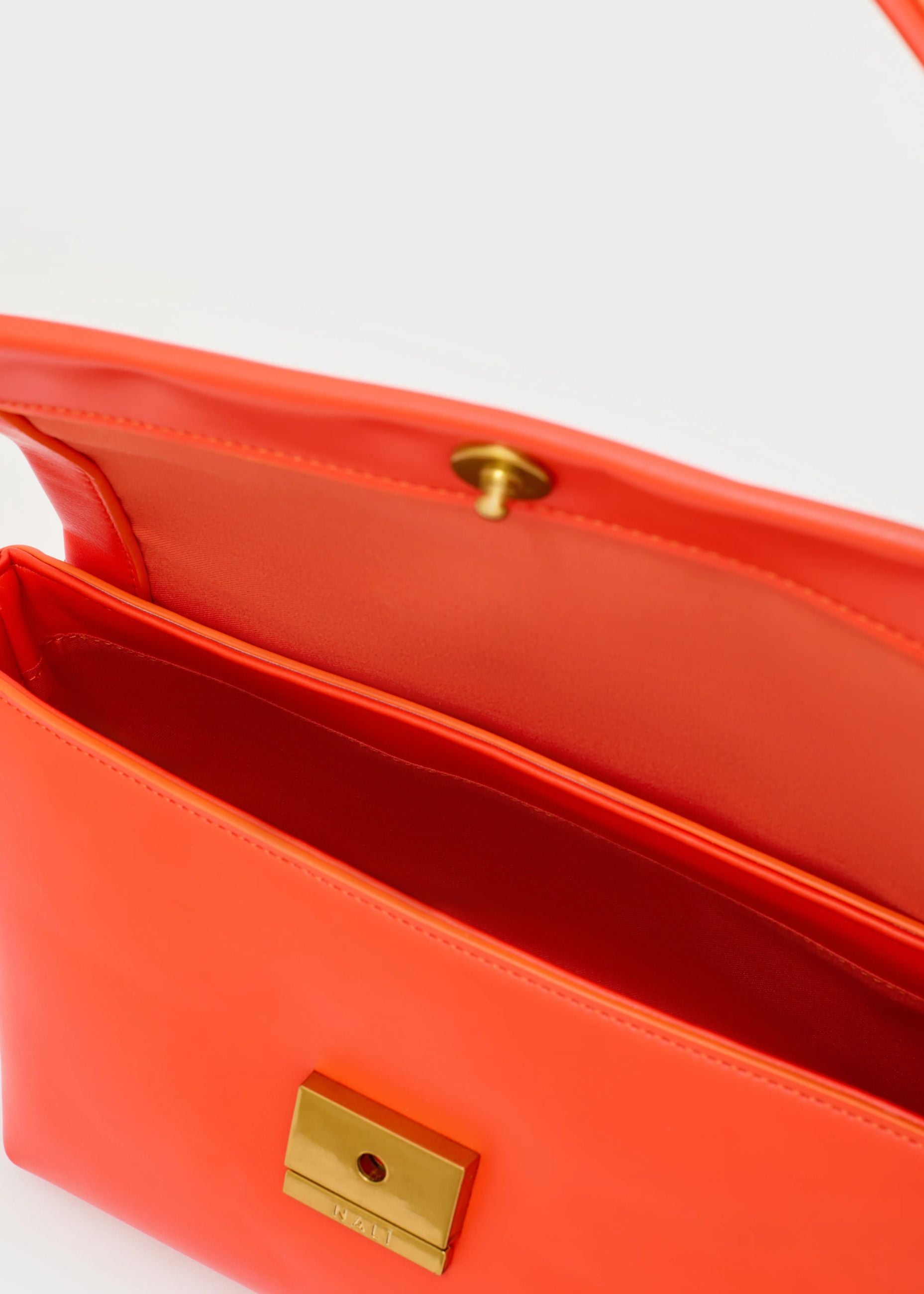 gmbs0030 - Borsa - NALI'