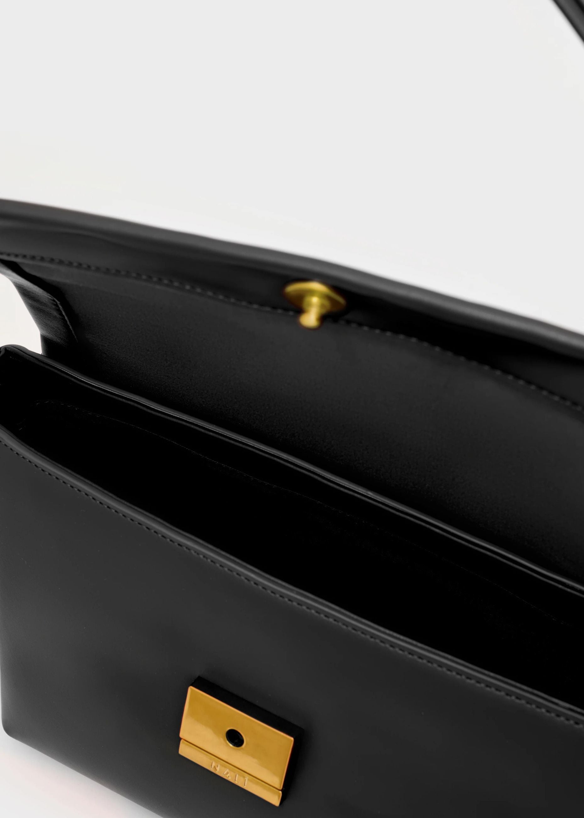 gmbs0033 - Borsa - NALI'